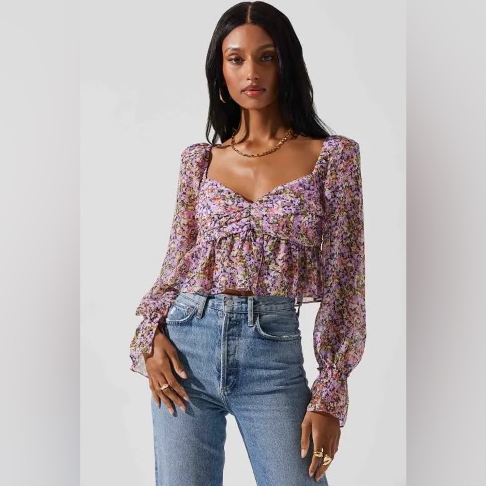 Astr the Label Luann long sleeve floral top. New